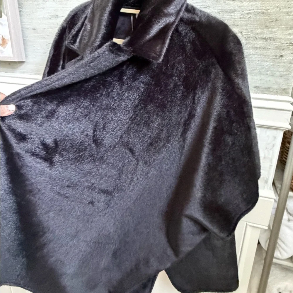New OS one size large oversized FREE PEOPLE starlett faux fur poncho black coat